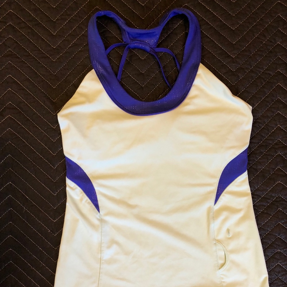 Women’s workout tank top